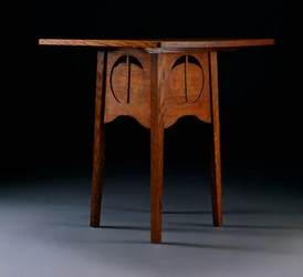 Kaarttafel ontworpen voor de Argyle Street Tea Rooms, Glasgow, 1888-89