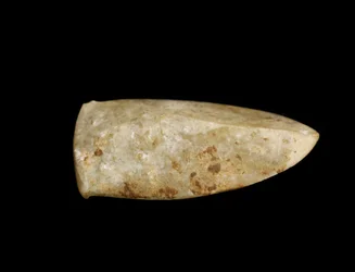 Tong amulet in de vorm van een cicade