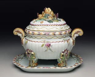 Terrine op standaard, ca. 1775