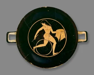 Attische roodfigurige beker versierd met een jongen die een bord eten draagt en een hoepel rolt, gevonden in Chiusi, Italië, ca. 500 v.Chr.