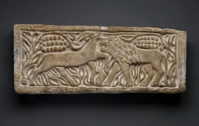 Leeuw die een antilope aanvalt, uit Egypte