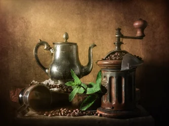 Rustieke koffiemolen-theepot
