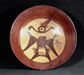 Precolumbiaanse kunst, Nazca-beschaving: terracotta mok versierd met de voorstelling van een vogel. 100 v.Chr.-800 n.Chr.