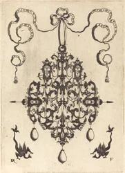 Groot hangend ornament, twee fantasiewezens met lange staarten aan de onderkant