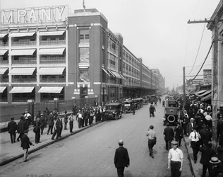 Vier uur ploeg, Ford Motor Company, Detroit