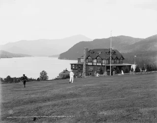 Lake Placid en Whiteface Mountain vanaf Stevens House, Adirondack Mountains, N.Y., ca. 1909