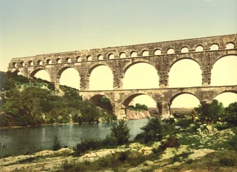 Romeinse brug over de Gard, gebouwd door Agrippa, Nîmes, Frankrijk