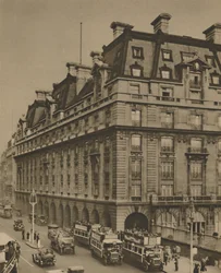 Het Ritz op de locatie van de hotels van vele generaties, c1935