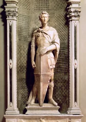 St. Joris in een nis met een reliëf van St. Joris die de draak doodt