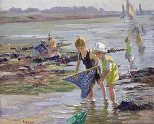 Kinderen spelen aan de kust