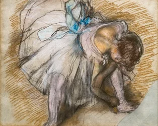 Danseres die haar schoen aanpast. 1885