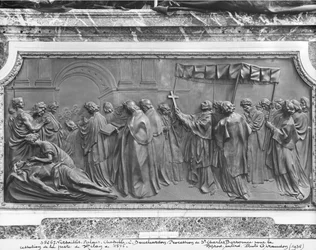 Processie van St. Charles Borromeo om Milaan te genezen van de pest in 1576 (marmer)