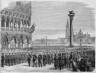 De koning van Italië Victor Emmanuel II (Victor Emmanuel) (Vittorio Emanuele) in Venetië op het San Marcoplein. Na de nederlaag van de Oostenrijkers bij Sadowa werd Venetië in 1866 heroverd op het Koninkrijk Italië. Gravure naar een tekening van Crepon en 