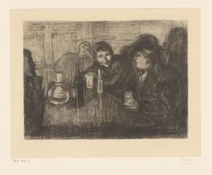 Mannen rond een tafel in een café