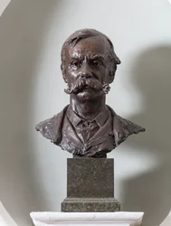 Beeldhouwwerk van G. Blackall Simonds, ca. 1884-85