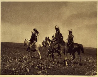 Een succesvolle aanval voor paarden. Foto uit volume 4 van de encyclopedie uitgegeven door Edward S. Curtis (1868-1952) over de Noord-Amerikaanse Indianen