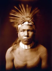 Zwart haar, indiaan, ca. 1905, foto Edward S. Curtis