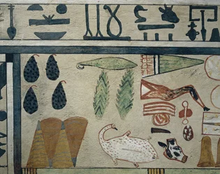 Paneeldetail dat verschillende voedseloffers voorstelt, van Sarcofaag van Irinimenpu