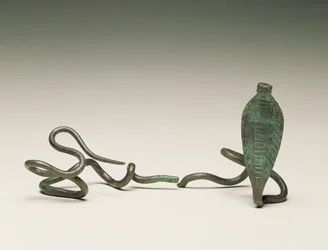Wand in de vorm van een uraeus, uit graf 5 van het Ramesseum, Thebe, Middenrijk, 1773-1650 v.Chr.