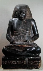 Amenhotep, zoon van Hapu, zittend met gekruiste benen, uit de Tempel van Amon, Karnak