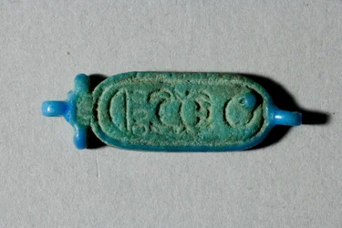 Kraal met de cartouche van Toetanchamon, Nieuwe Rijk, regering van Toetanchamon, 1336-27 v.Chr.