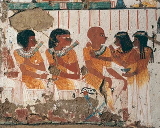 Egypte, West Thebe Assassif Necropolis, Graf van Nenamon en Ipuki. Fresco die offers van kettingen aan de overledene afbeeldt