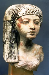 Hoofd van een prinses uit de familie van Akhenaten