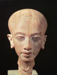 Portretbuste van een dochter van Koning Akhenaten (1353-1337 v.Chr.) c.1375 v.Chr.