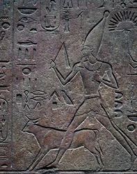 Koningin Hatsjepsoet begeleid door de Apis-stier tijdens de jubilee viering, reliëf, Tempel van Amon, Karnak Tempelcomplex (Unesco Werelderfgoedlijst)
