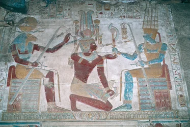 Egypte, Abydos, Tempel van farao Seti I, Osiris kapel, geschilderd reliëf