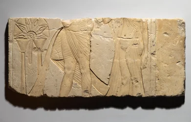 Reliëf dat een offerscène uitbeeldt, uit Tell el-Amarna, Nieuwe Koninkrijk, ca. 1353-1336 v.Chr.