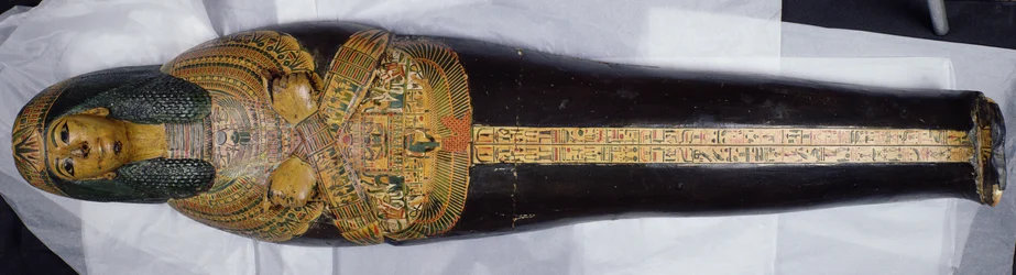 Binnenste deksel van de mummie van Nesyamun, mogelijk gevonden in Deir El-Bahri, Nieuwe Koninkrijk, ca. 1100 v.Chr.