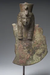 Aegis van Isis, Late Dynastieke Periode (brons)