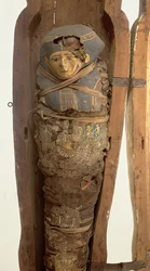 Sarcofaag en gemummificeerd lichaam van Psametik I (664-610 v.Chr.), Late Periode