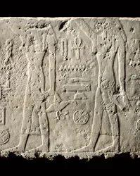 Detail van reliëf van Pehenuka, Oude Koninkrijk, 2465-2323 v.Chr. (kalksteen)