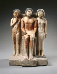 Standbeeld van Nykara en zijn familie, late 5e dynastie, Oude Rijk, ca. 2455-2350 v.Chr. (beschilderd kalksteen)