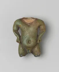 Fragmentarische amulet van Pataikos, 1539-30 v.Chr.