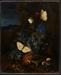 Stilleven met een distel, boleten, slak, hagedis, vlinders en een bij in een landschap
