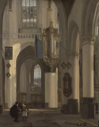 Interieur van een protestantse gotische kerk met motieven uit de Oude en Nieuwe Kerk in Amsterdam