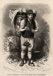Fruitier, een rondreizende koopman van vers fruit, met zijn transportkap en draagbare weegschaal op zijn rug, in Roustchouk (Roemenië), gravure naar de tekening van Emile Bayard, ter illustratie van de reis naar Bulgarije, door Guillaume Lejean, in 1867, g