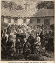Binnenplaats van een hostel in Chiang Ping Cheou. Tekening door Emile Bayard (1837-1891), ter illustratie van de reis van Shanghai naar Moskou, van 1859 tot 1862, door M. de Bourboulon, Minister van Frankrijk in China. Gravure in "Le tour du monde", uitgeg