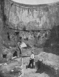Bastion van de historische Londense Muur, gevonden bij Cripplegate, tijdens opgravingen na WO2