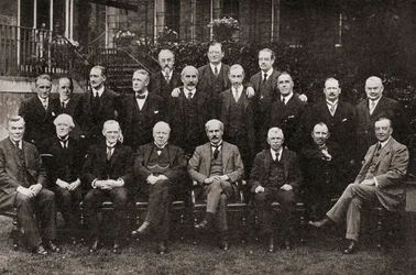 Eerste Labour-regering van Groot-Brittannië in 1924, uit Het Verhaal van Vijfentwintig Jaar, gepubliceerd 1935