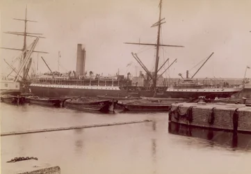Dok aan de rivier de Theems, Londen
