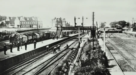 Grove Park Station: exterieur en perrons, 1888