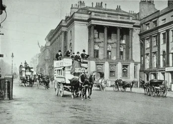 Paardentrams in Waterloo Place, 1895