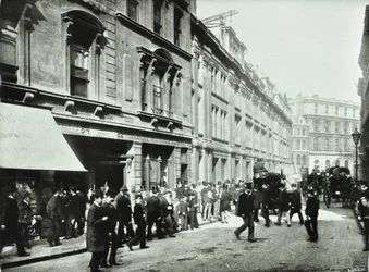 Old Broad Street, ingang van de Beurs, City of London, 1890
