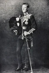 Portret van Edward, Prins van Wales, in zijn uniform als kolonel van de Welsh Guards