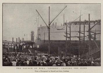 De tewaterlating van H.M.S. London, het verlaten van de hellingen