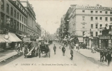 De Strand vanaf Charing Cross, Londen